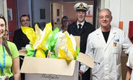 Livorno, uova di Pasqua e gadget in Pediatria: sorpresa per i bambini ricoverati all’ospedale