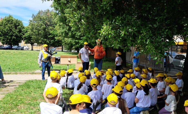 Ecologisti in erba: al Parco Masini 25 kg di rifiuti raccolti dagli alunni della Rodari