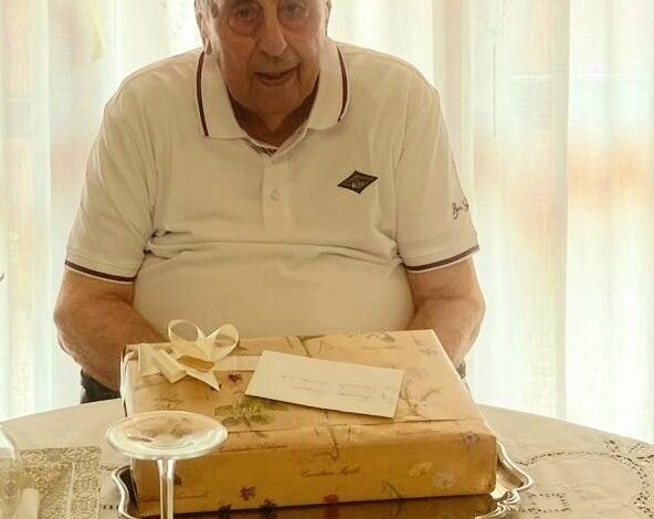 Auguri nonno Luciano, sono 102 candeline