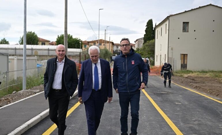 Riaperto il Ponte Collinet, Giani al taglio del nastro