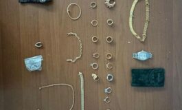 Fonti del Corallo: denaro e gioielli sospetti, la Polizia sequestra il bottino