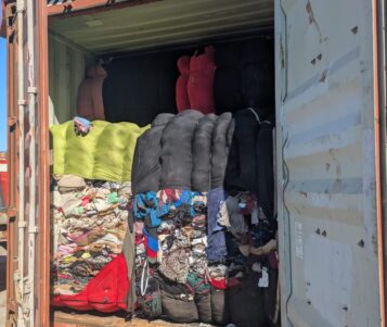 Maxi-sequestro di 500 tonnellate di rifiuti tessili al porto di Livorno